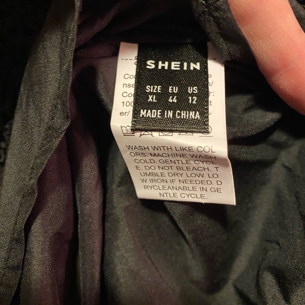 SHEIN Dress - Picture 5 of 6